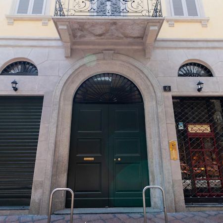Duomo Charme Apartment Milão Exterior foto
