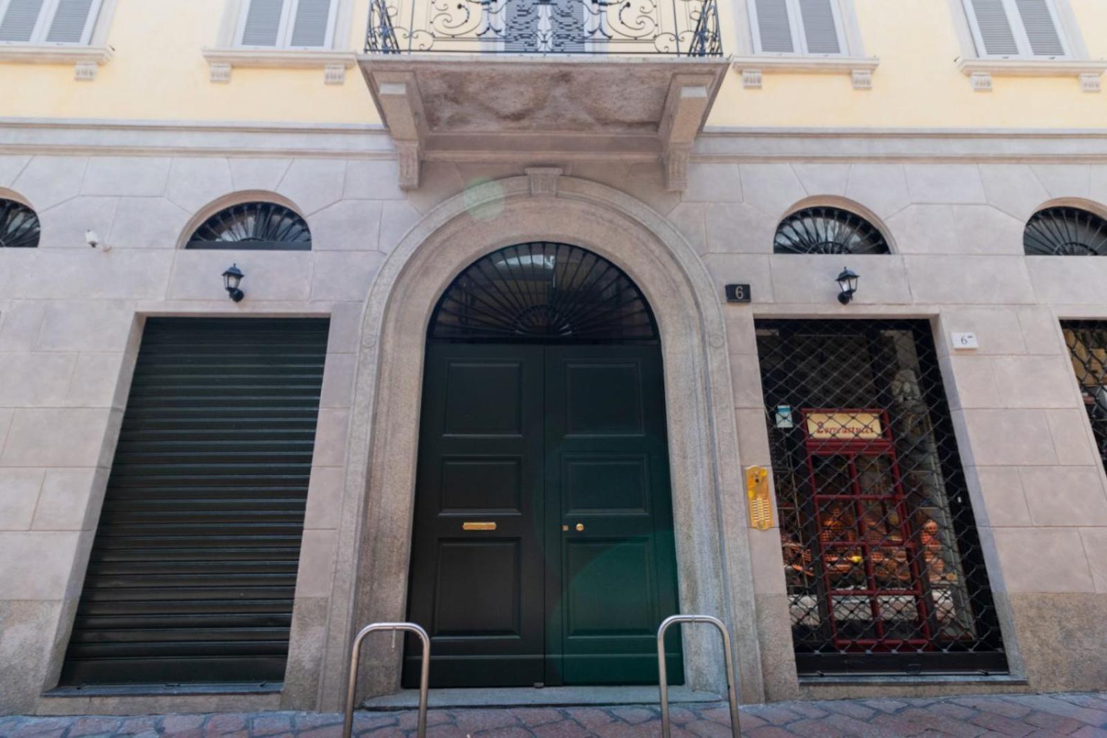 Duomo Charme Apartment Milão Exterior foto